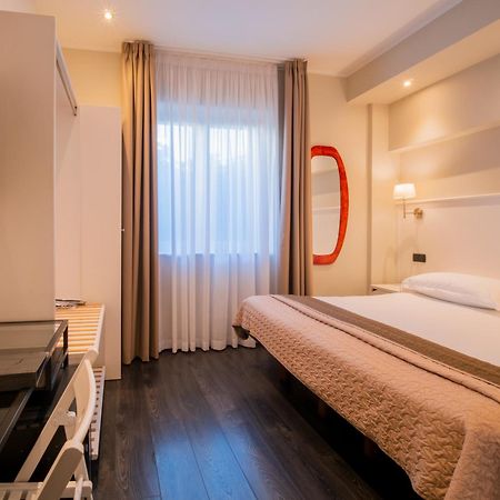 Hotel Central Wellness Sorrento Bagian luar foto