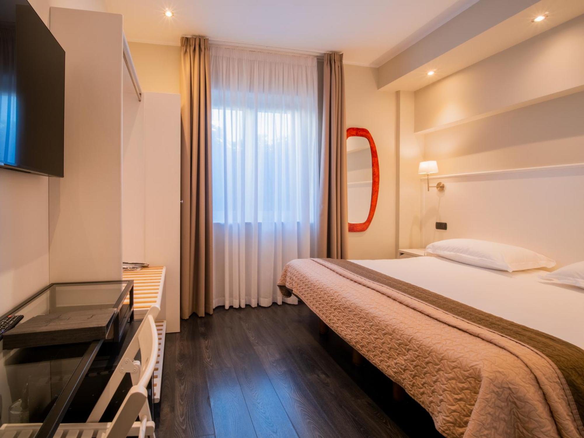 Hotel Central Wellness Sorrento Bagian luar foto