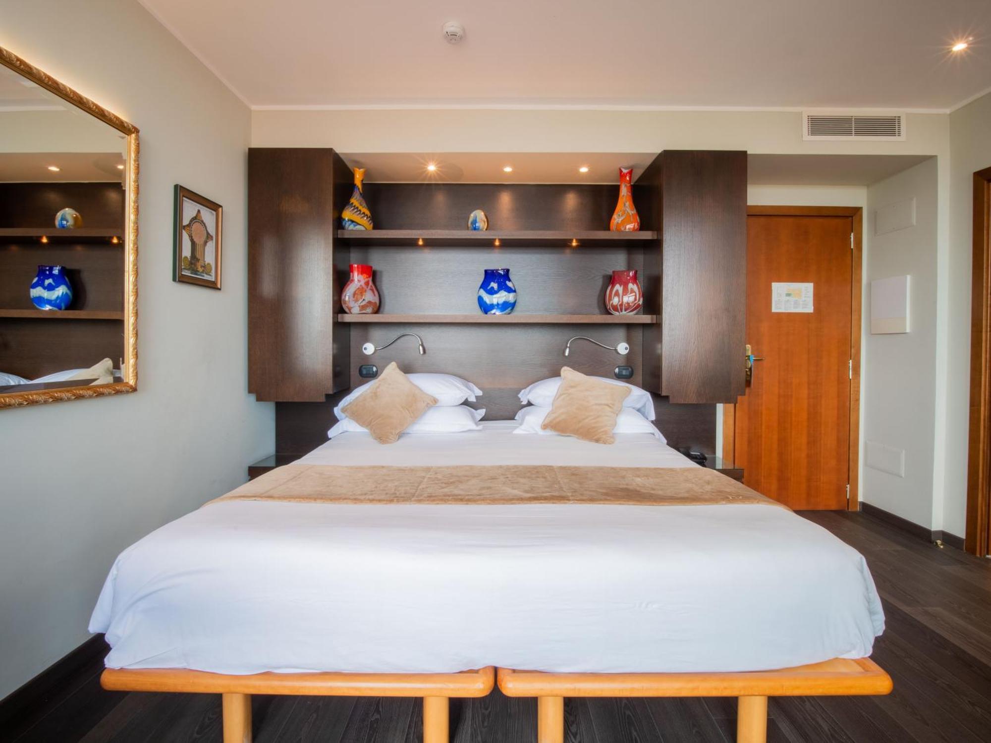 Hotel Central Wellness Sorrento Bagian luar foto