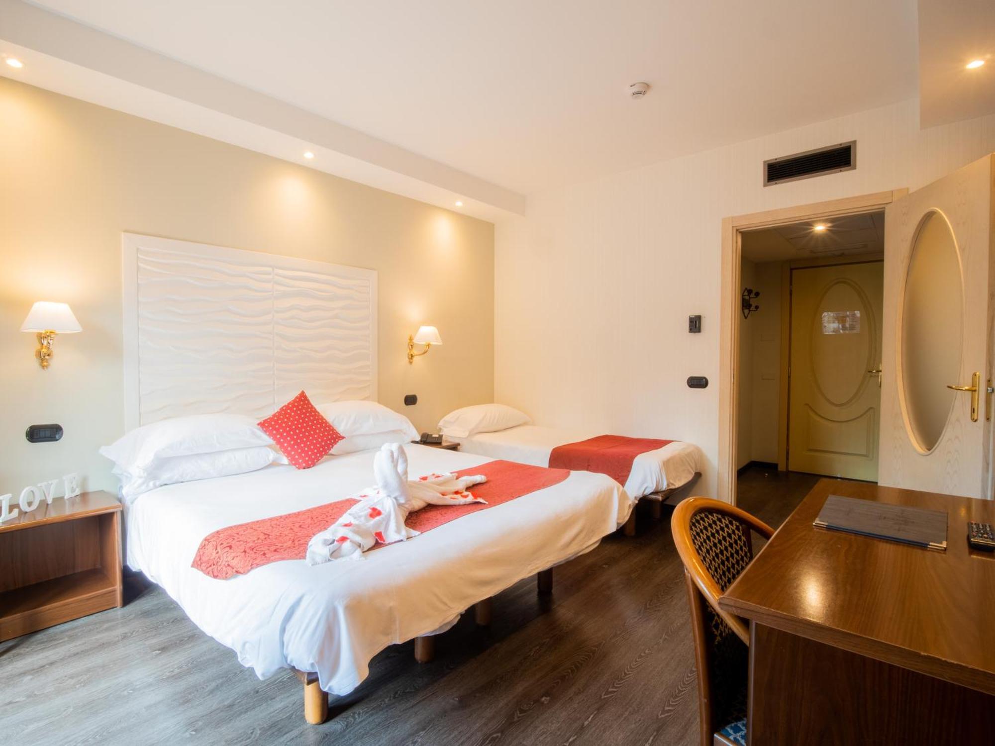 Hotel Central Wellness Sorrento Bagian luar foto
