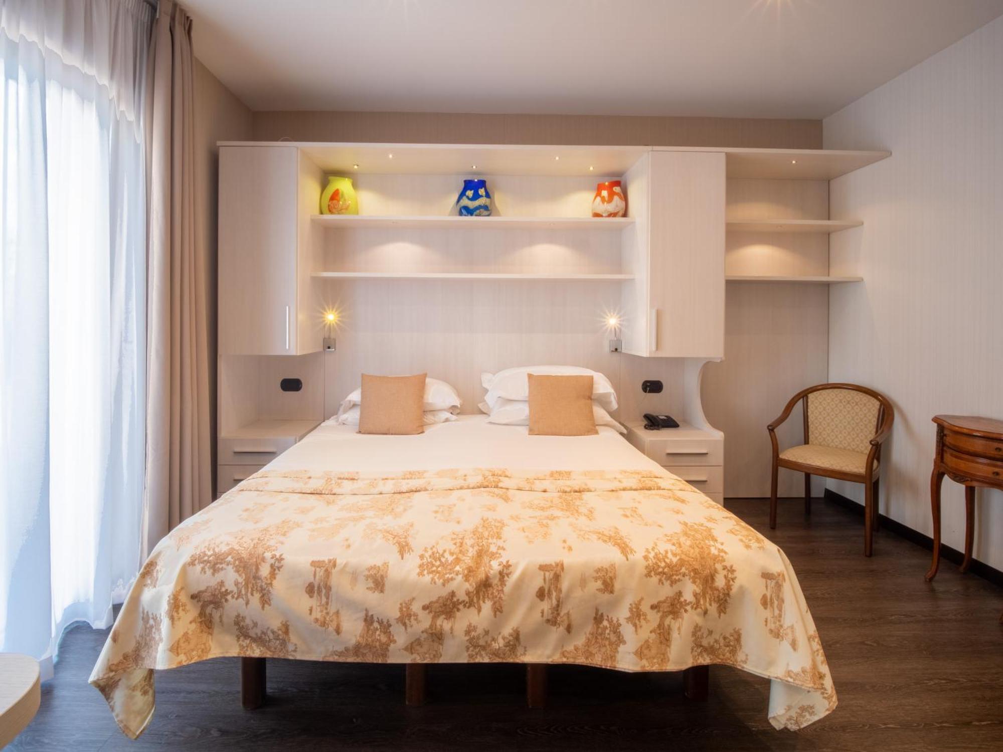Hotel Central Wellness Sorrento Bagian luar foto