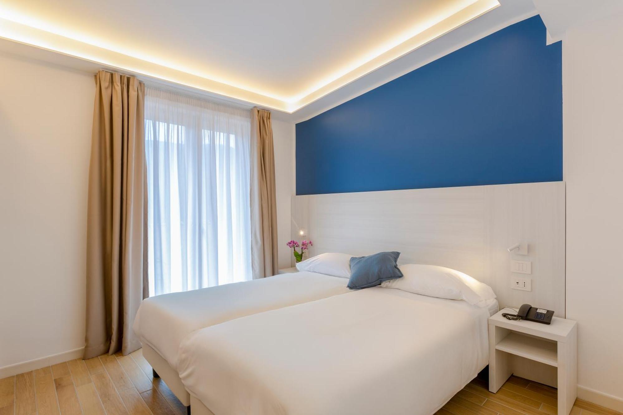 Hotel Central Wellness Sorrento Bagian luar foto
