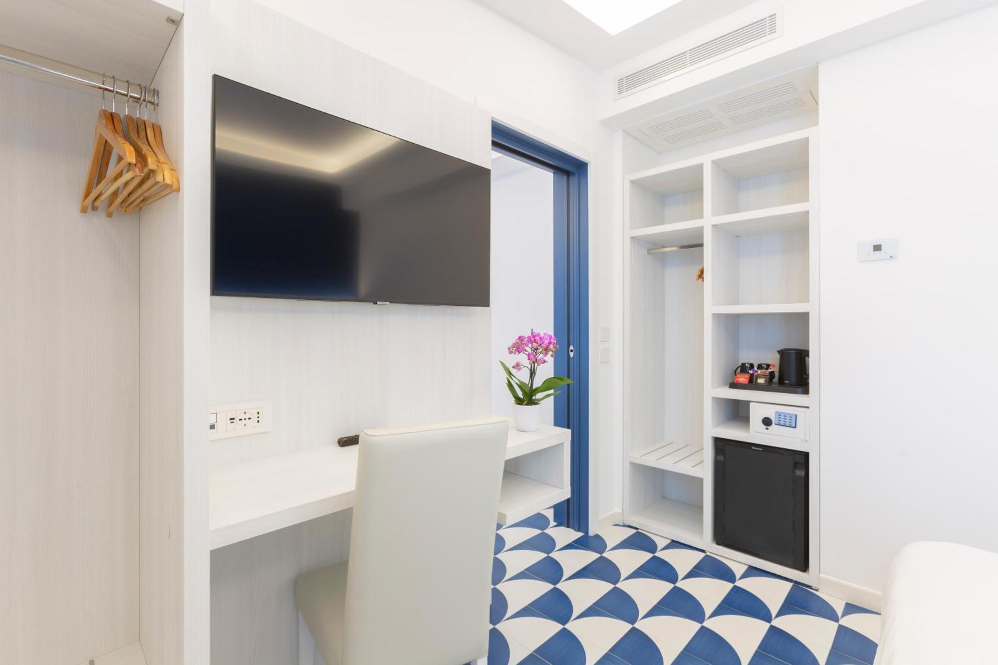 Hotel Central Wellness Sorrento Bagian luar foto