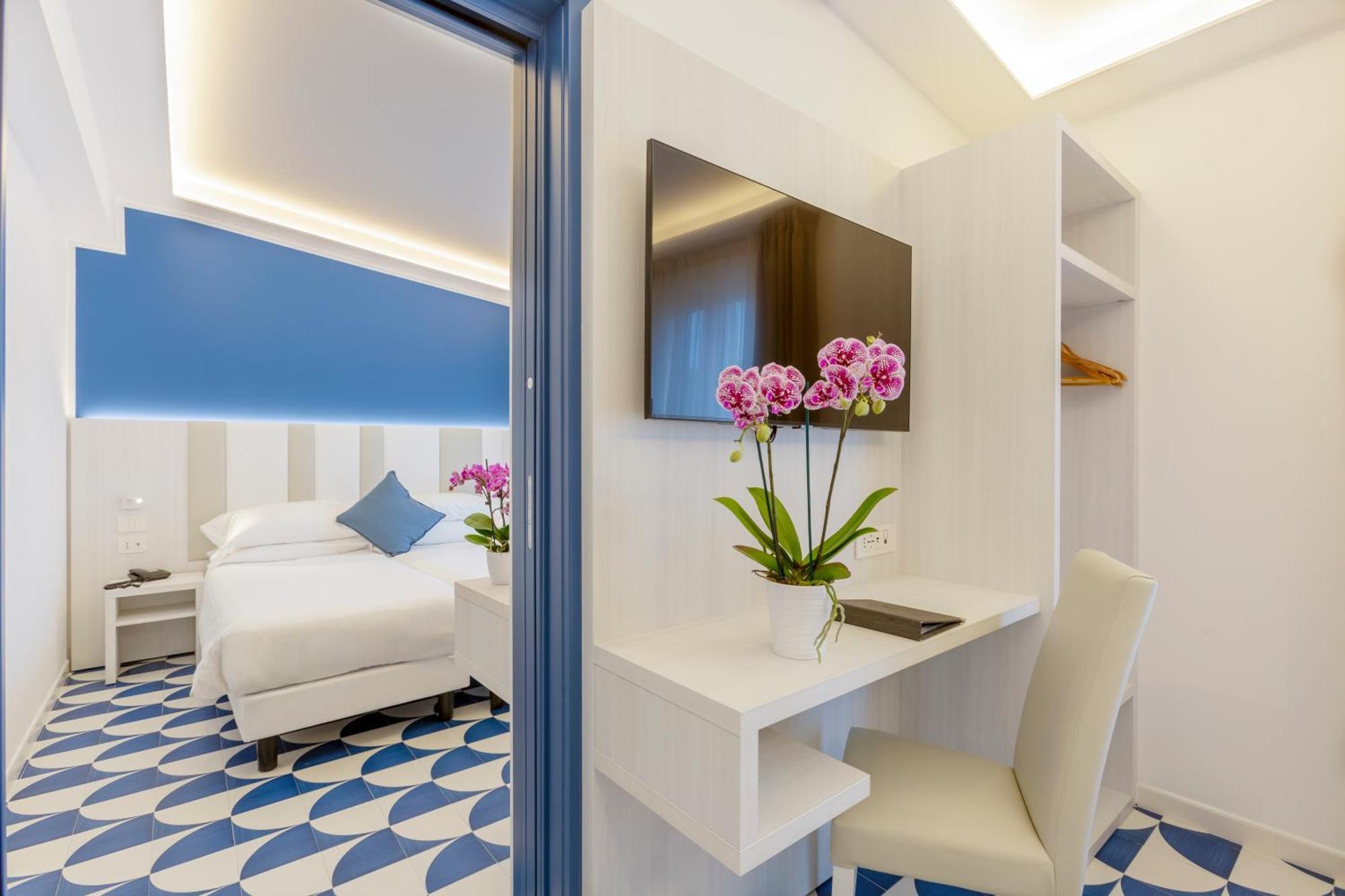 Hotel Central Wellness Sorrento Bagian luar foto