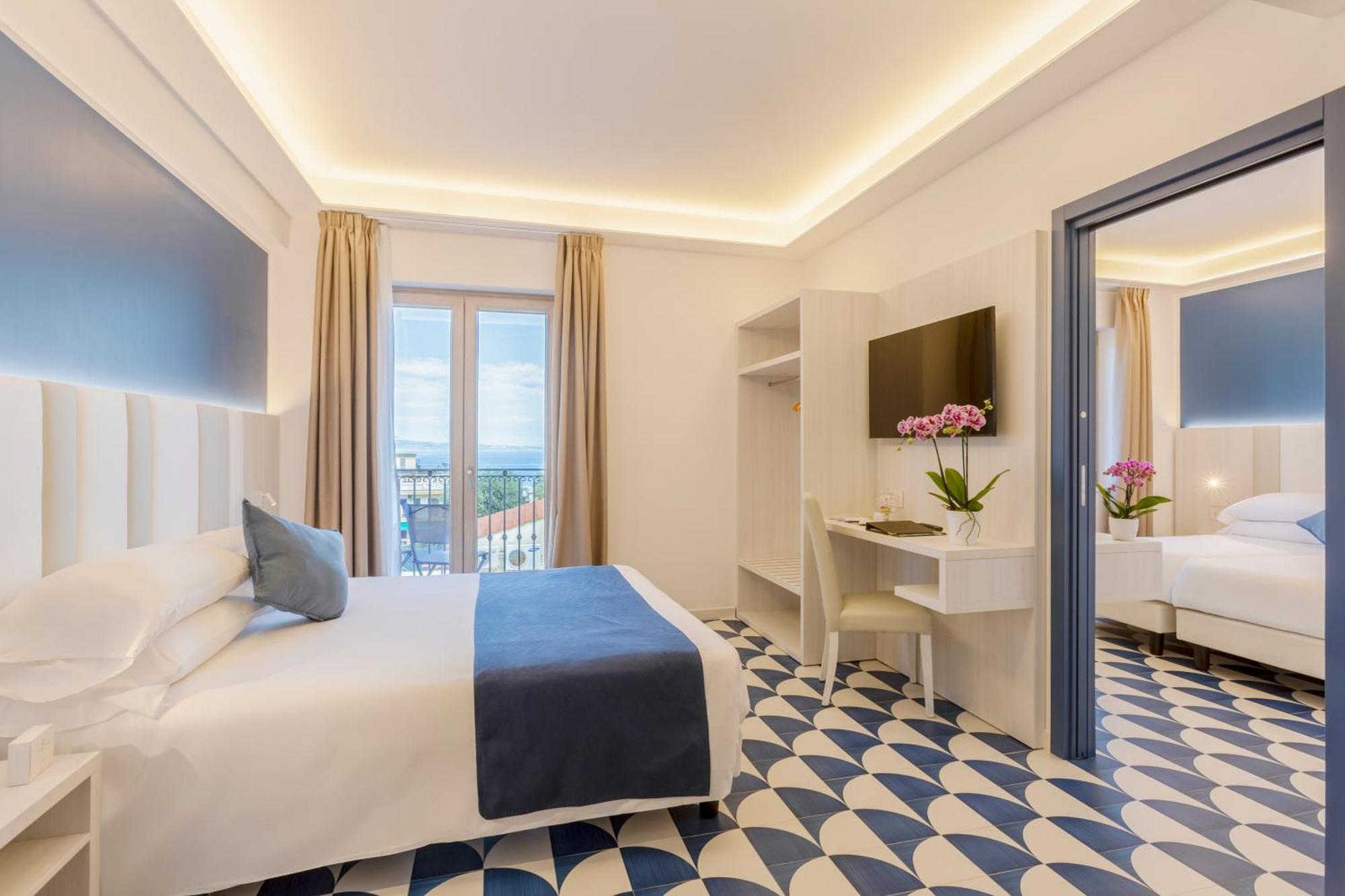 Hotel Central Wellness Sorrento Bagian luar foto