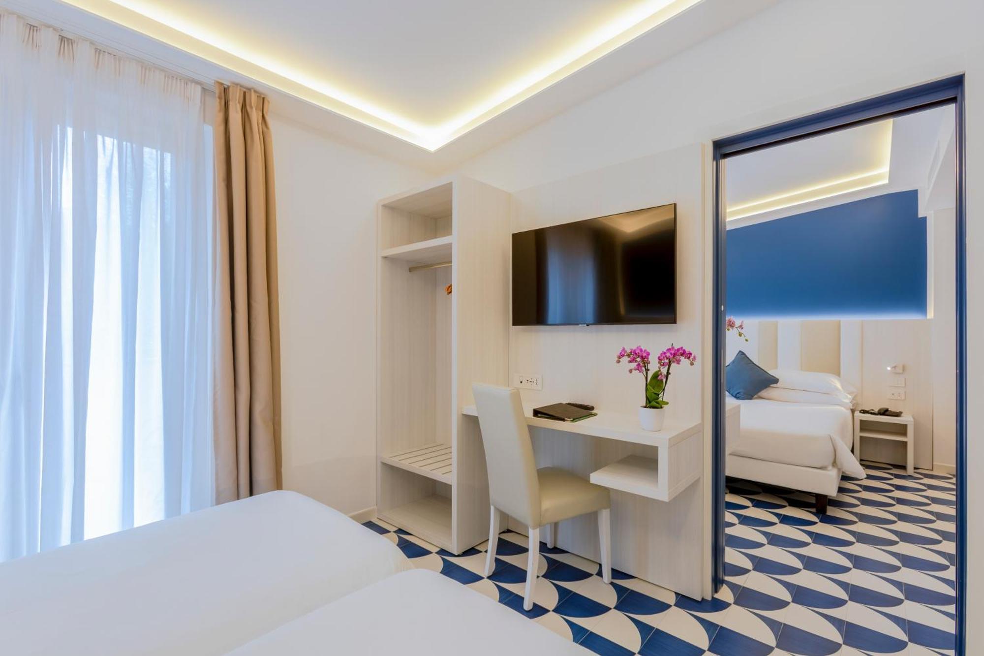 Hotel Central Wellness Sorrento Bagian luar foto