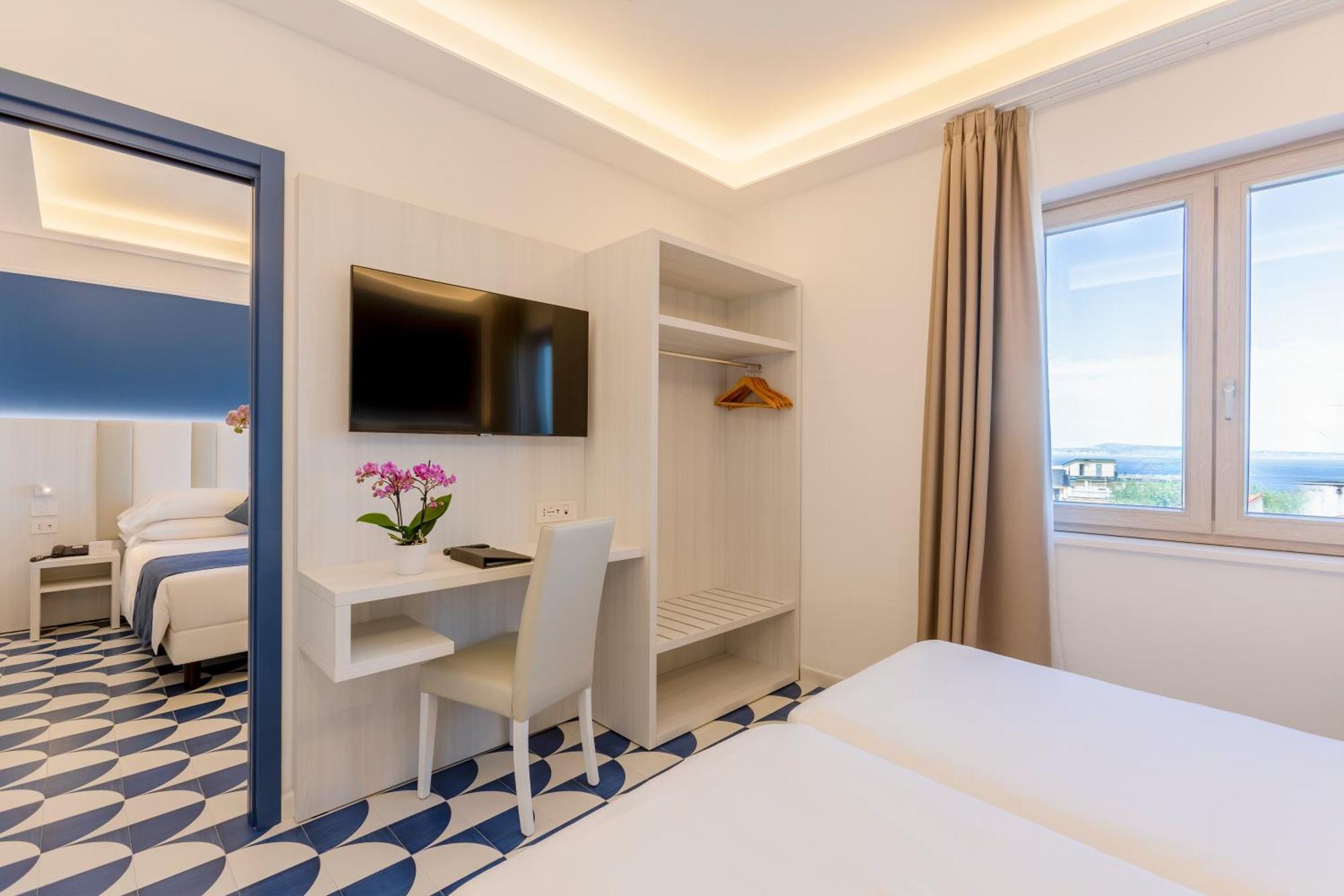 Hotel Central Wellness Sorrento Bagian luar foto
