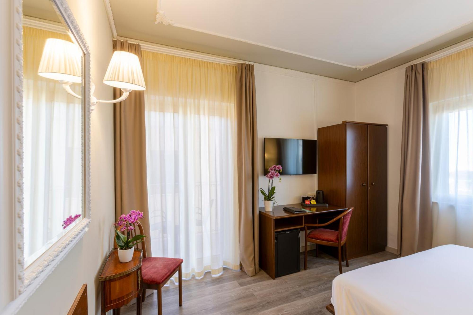 Hotel Central Wellness Sorrento Bagian luar foto